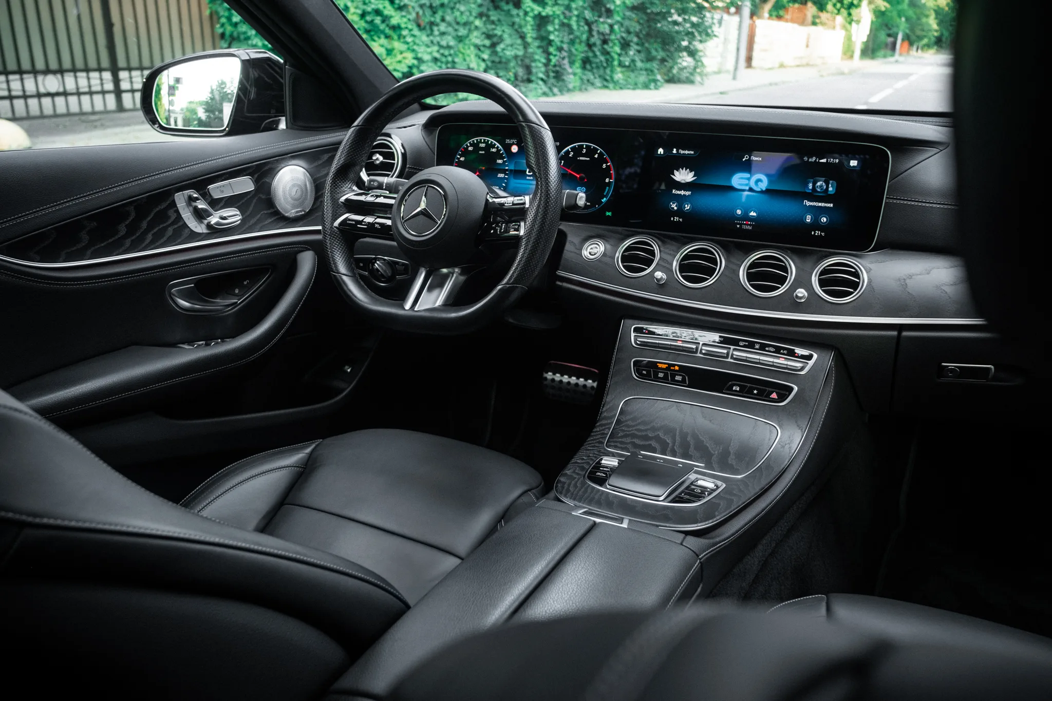 Mercedes-Benz E300